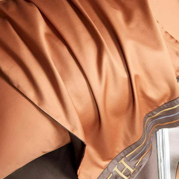 Satin Bed Linen Set - LuxeDreams