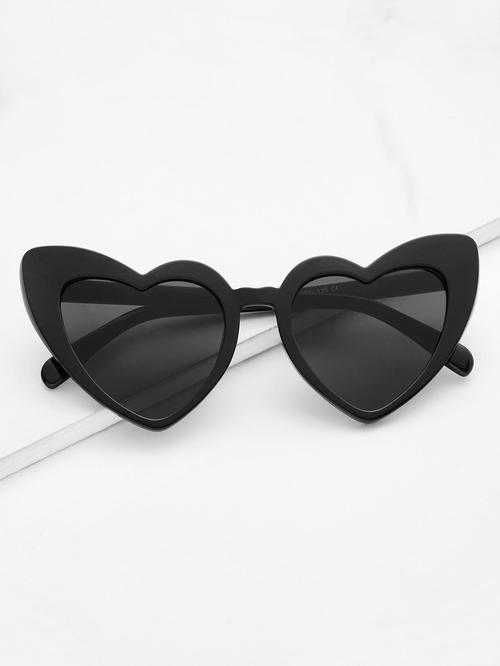 Heart Shaped Frame Sunglasses - LuxeVision