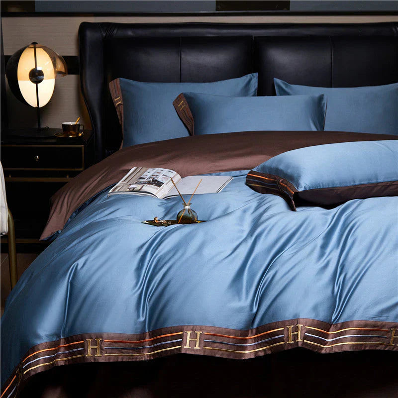 Satin Bed Linen Set - LuxeDreams