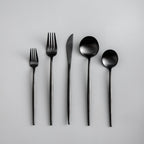 Sleek Minimalist Cutlery Set - LuxeTable
