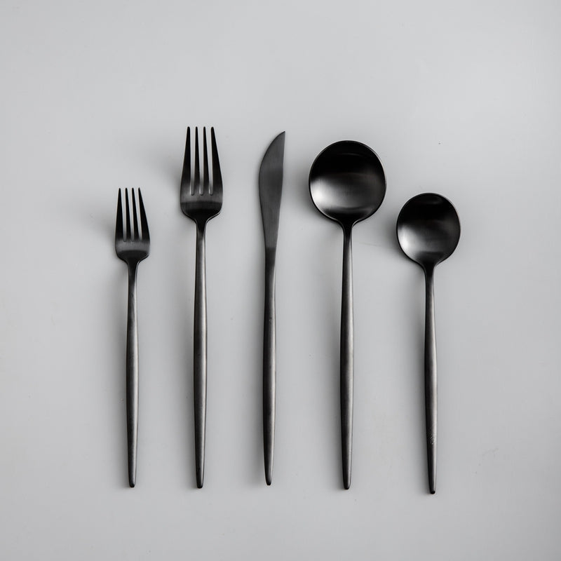 Sleek Minimalist Cutlery Set - LuxeTable