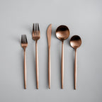 Sleek Minimalist Cutlery Set - LuxeTable