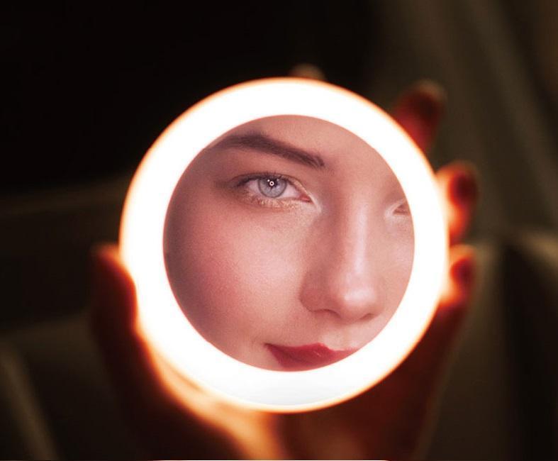 Wireless Charger Makeup Mirror - LuxeGlow
