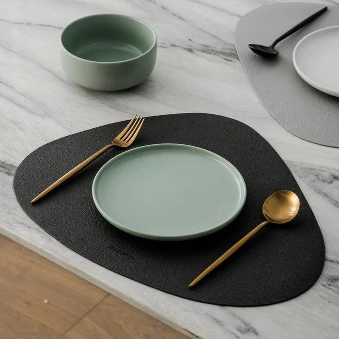 Sleek Minimalist Cutlery Set - LuxeTable