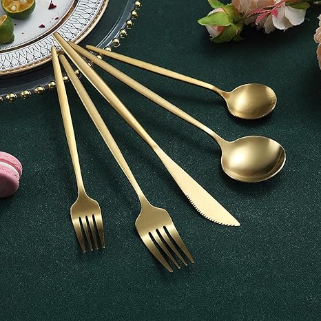 Sleek Minimalist Cutlery Set - LuxeTable
