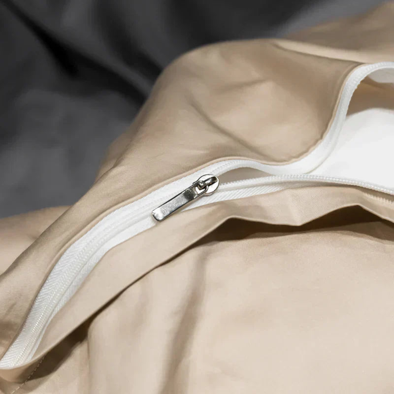 Satin Bed Linen Set - LuxeDreams