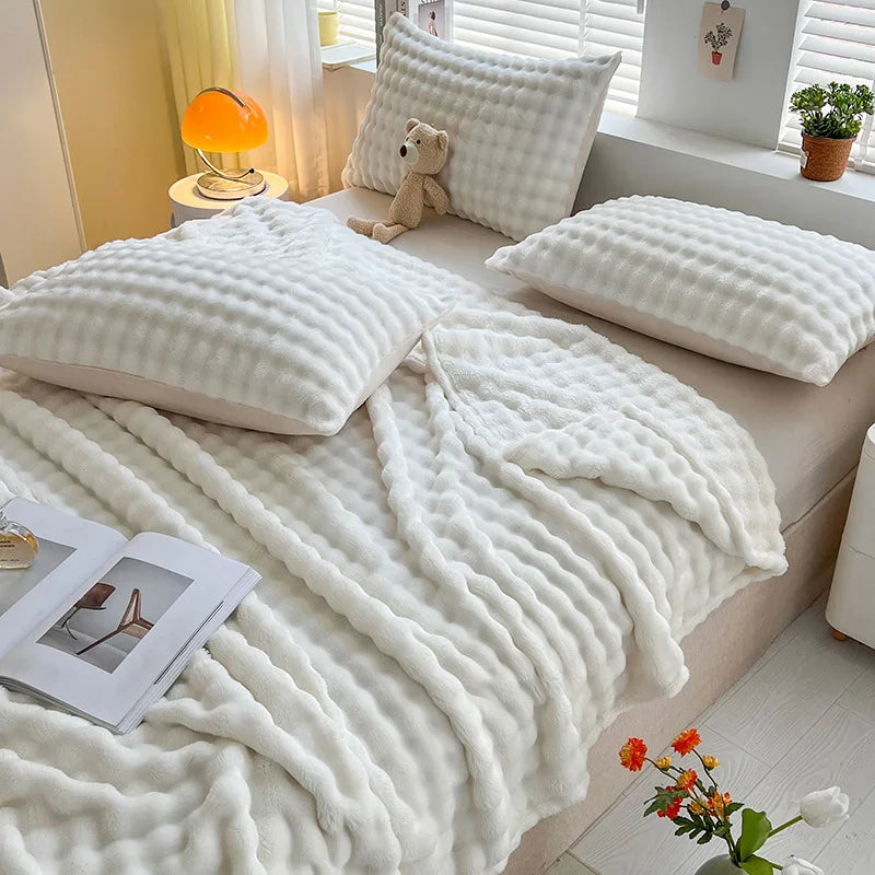 Bubble Fleece Blanket - CozyNest