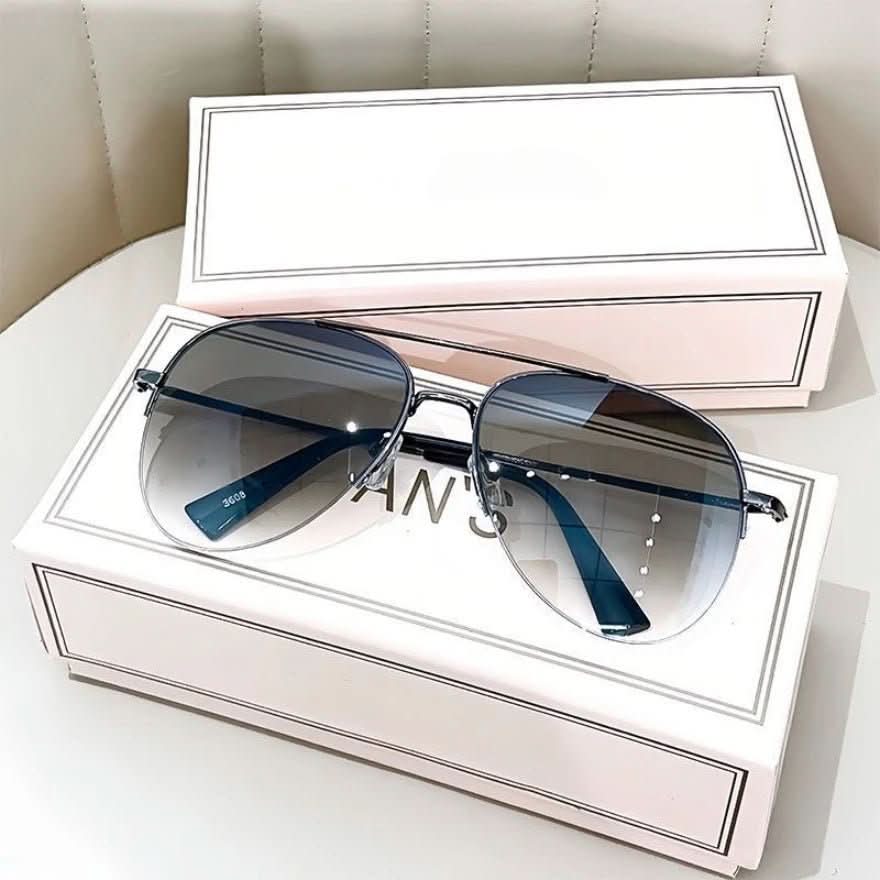Aviator Sunglasses with UV400 Protection - LuxeVision