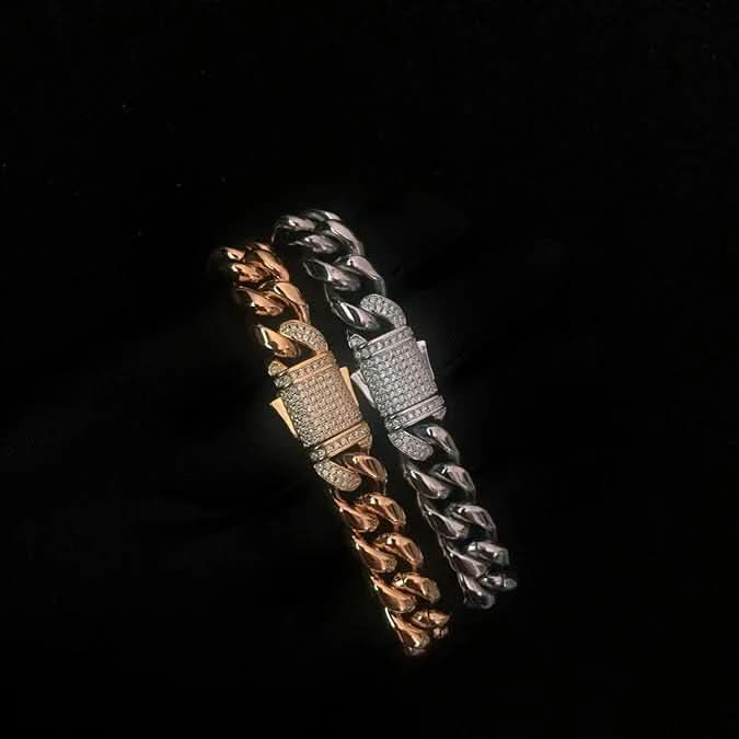 Cuban Link Bracelet - LuxeGold 18K Gold-Plated Elegance