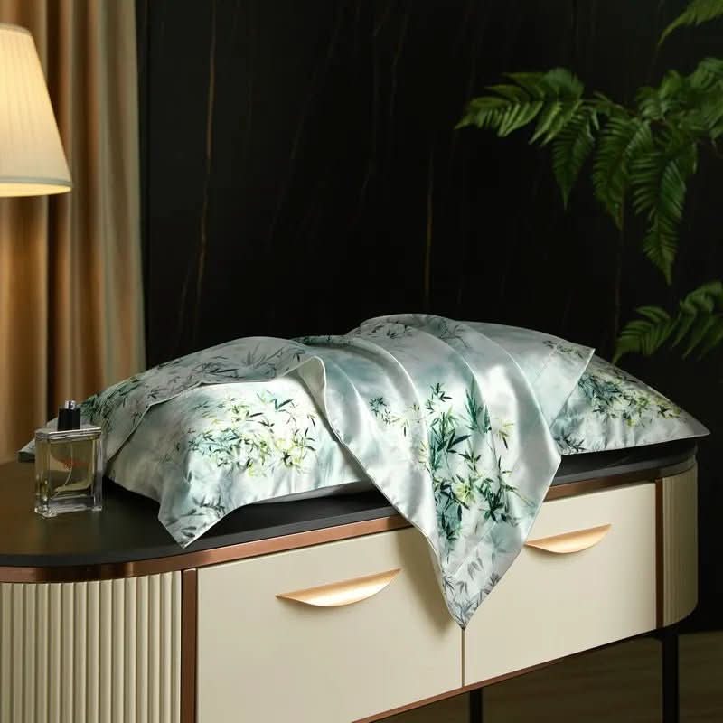 Silk Pillowcase - LuxeDreams for Restful Sleep