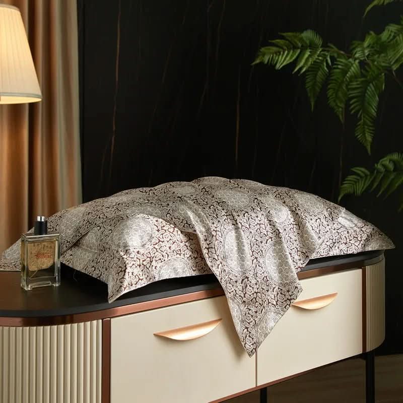Silk Pillowcase - LuxeDreams for Restful Sleep