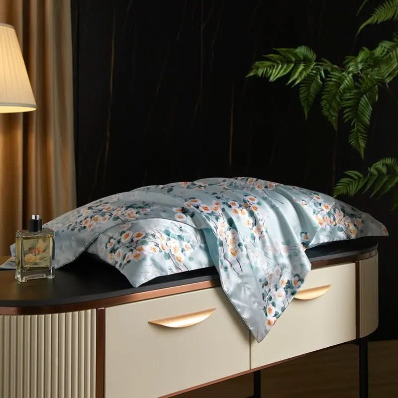 Silk Pillowcase - LuxeDreams for Restful Sleep
