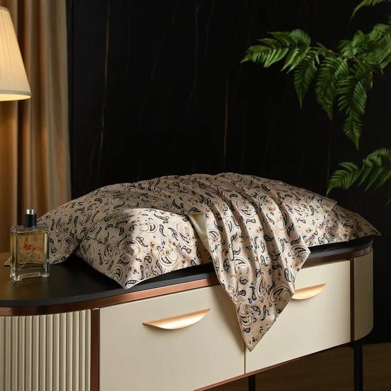 Silk Pillowcase - LuxeDreams for Restful Sleep