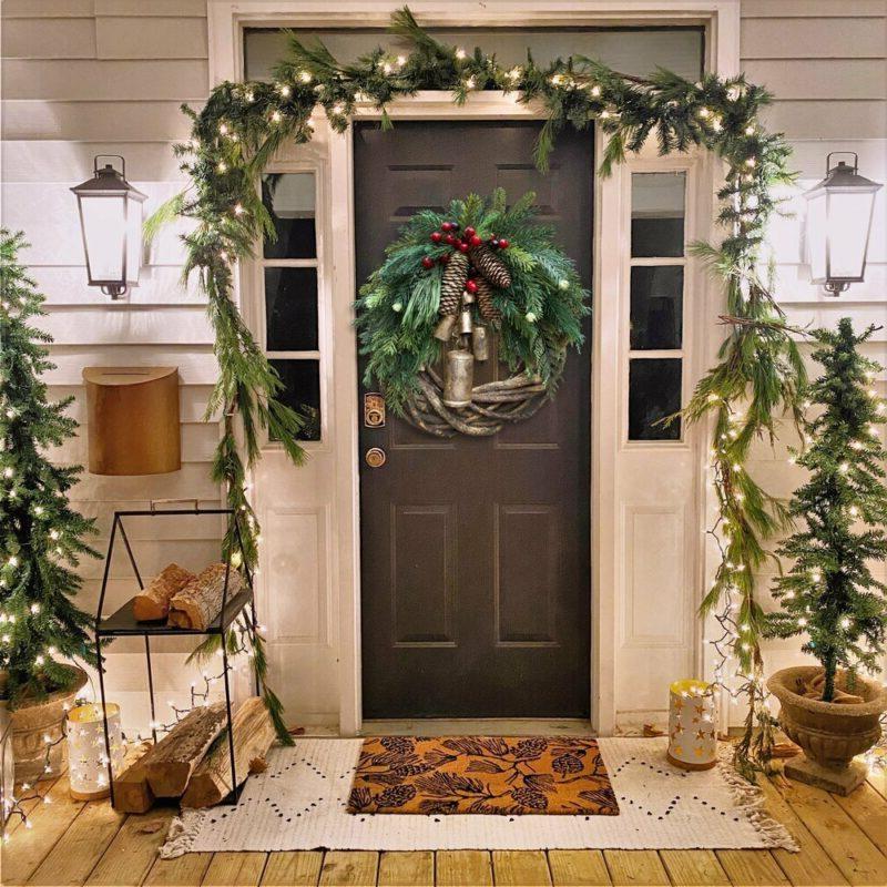 Rustic Pine Cone Christmas Wreath - Evergreen Charm