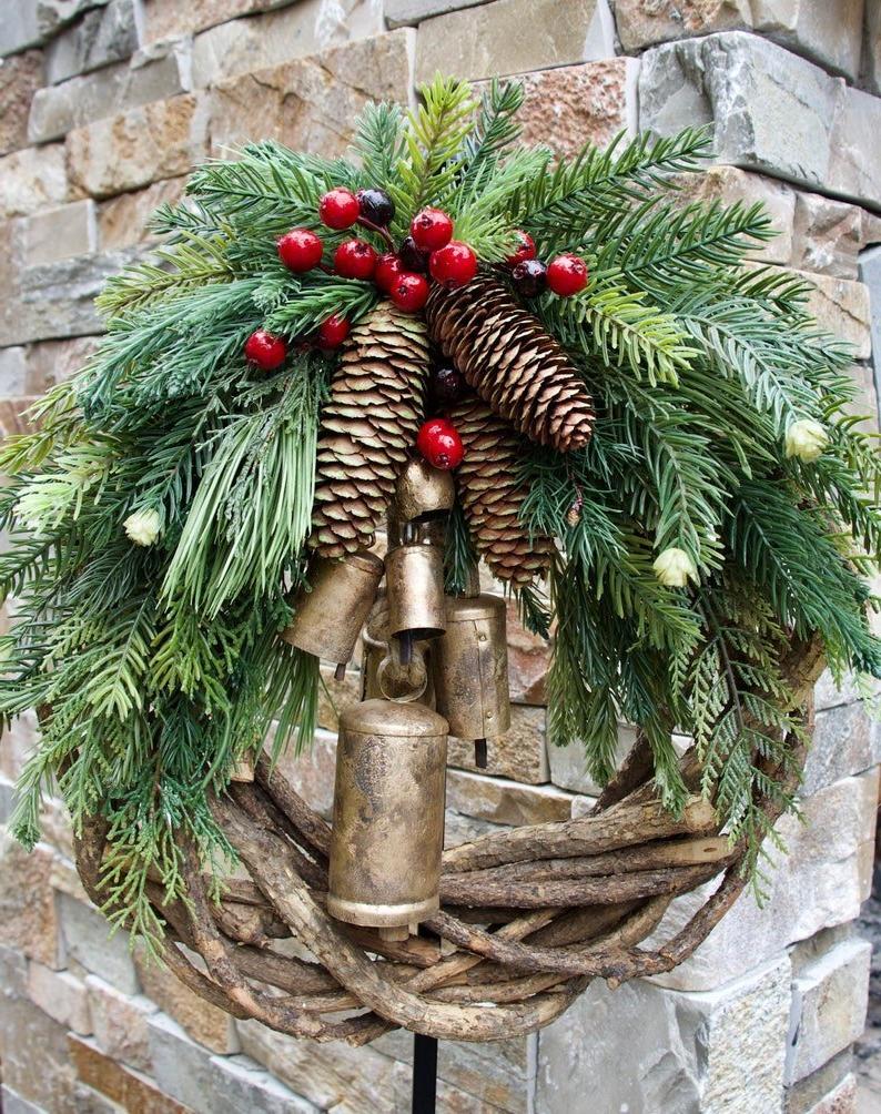Rustic Pine Cone Christmas Wreath - Evergreen Charm