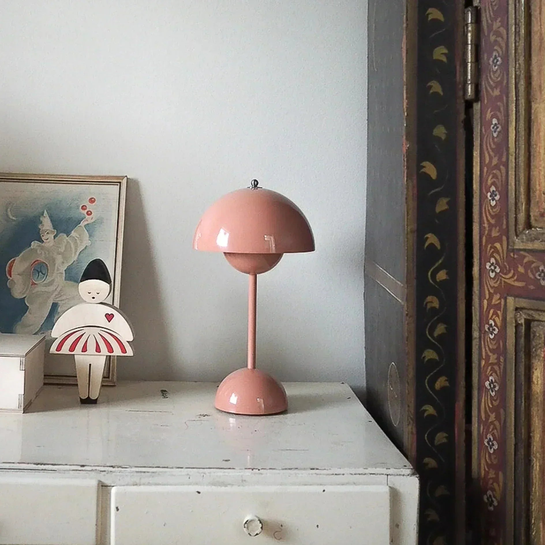 Smart LED Table Lamp - LumaNest
