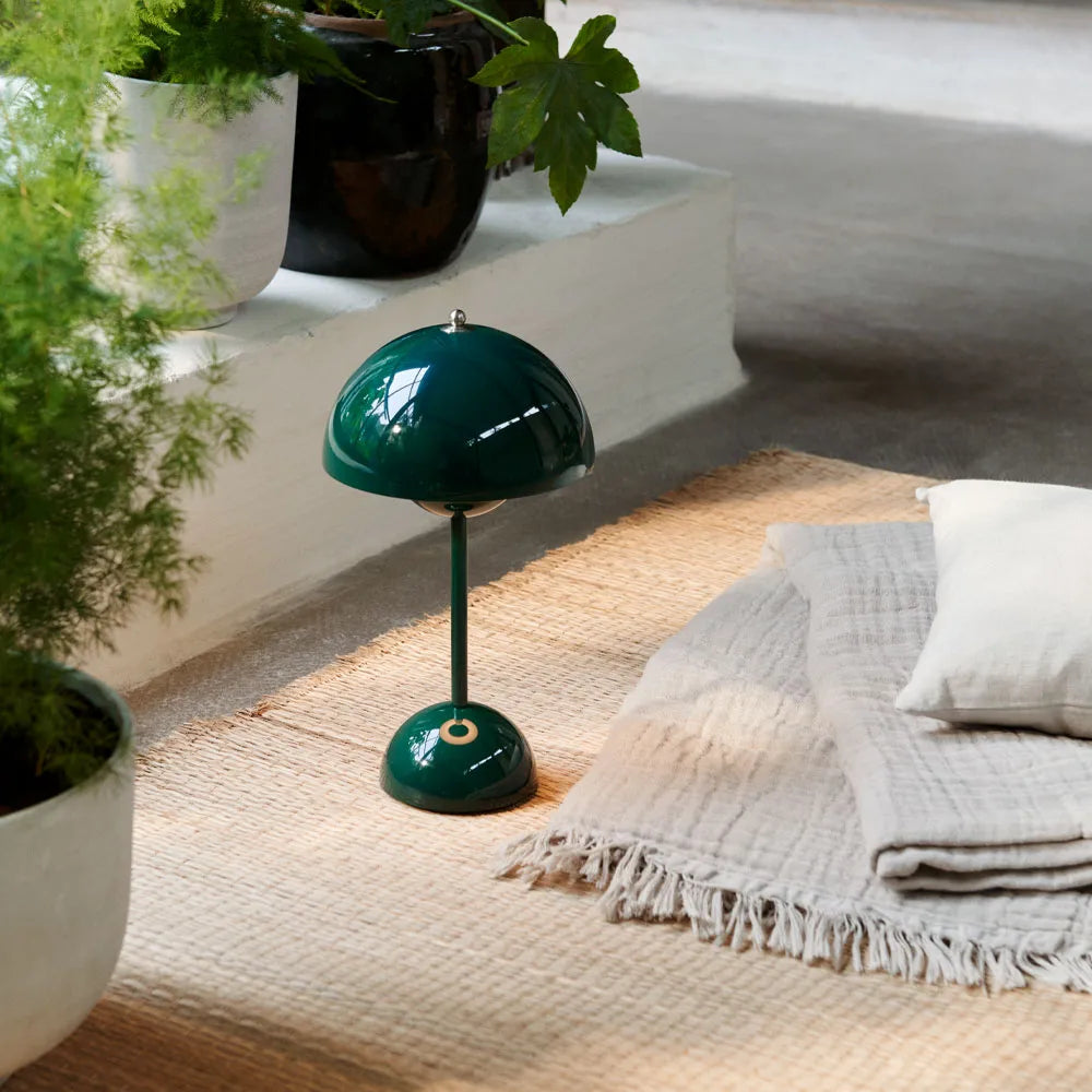 Smart LED Table Lamp - LumaNest