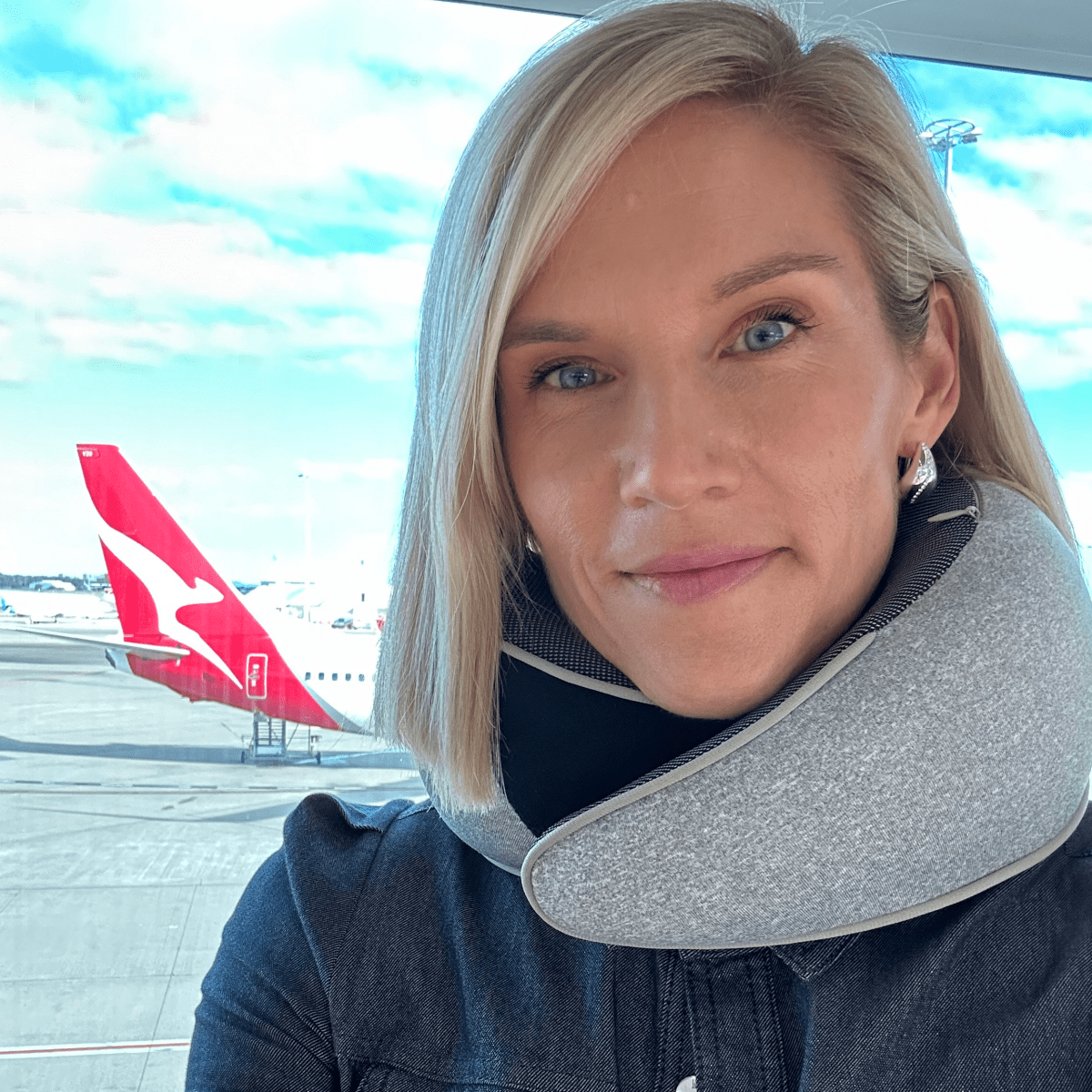 ComfortPillow - TravelZen Ergonomic Neck Support Pillow