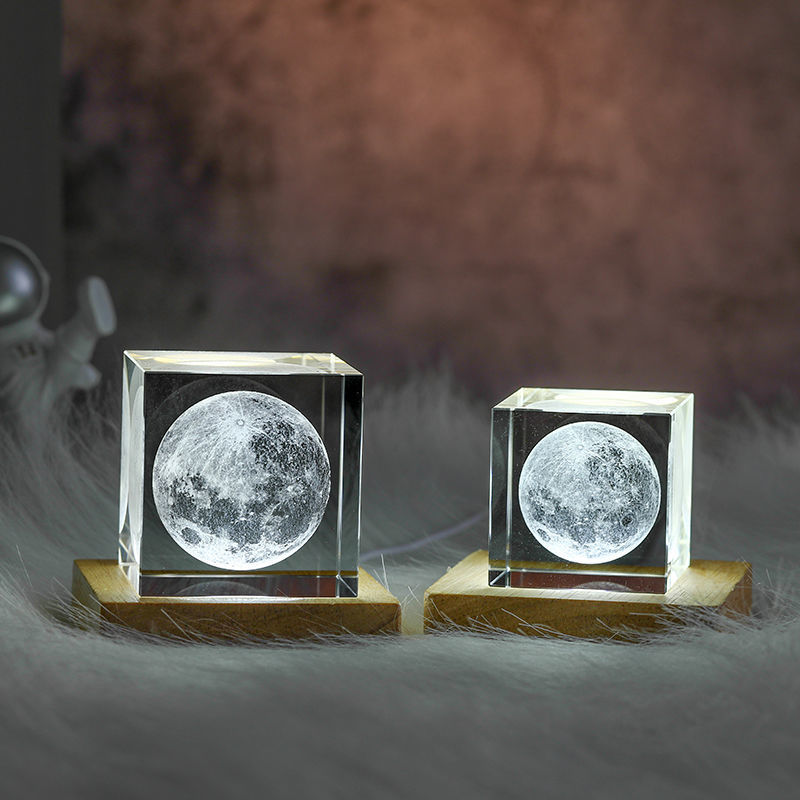 3D Moon Light - LumaGlow