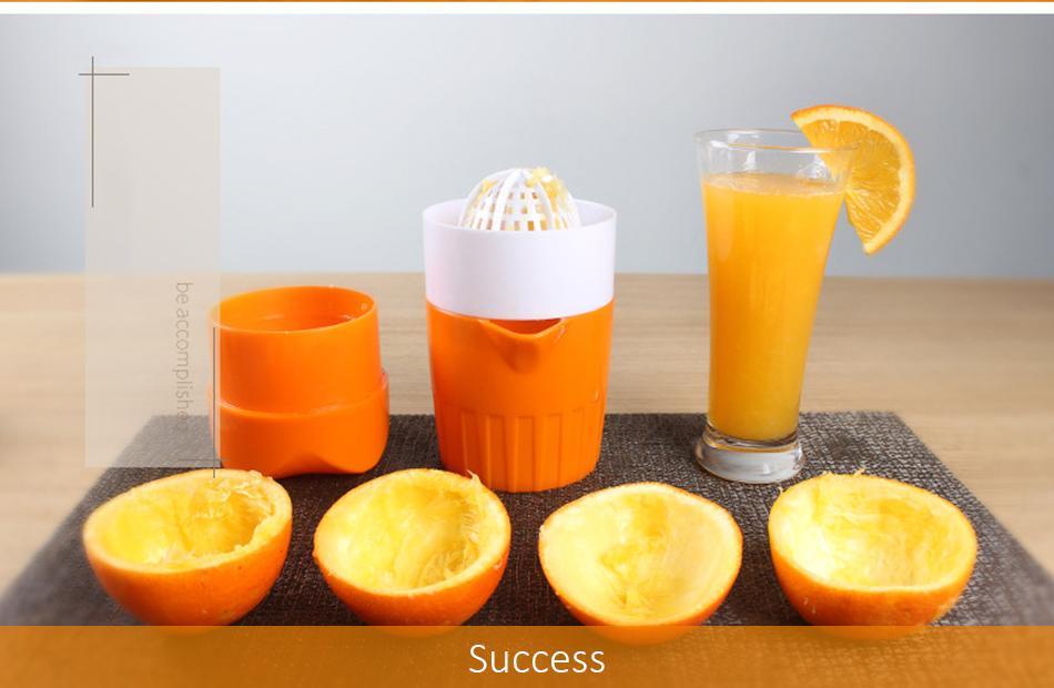 Citrus Squeeze Portable Orange Juicer - FreshPress