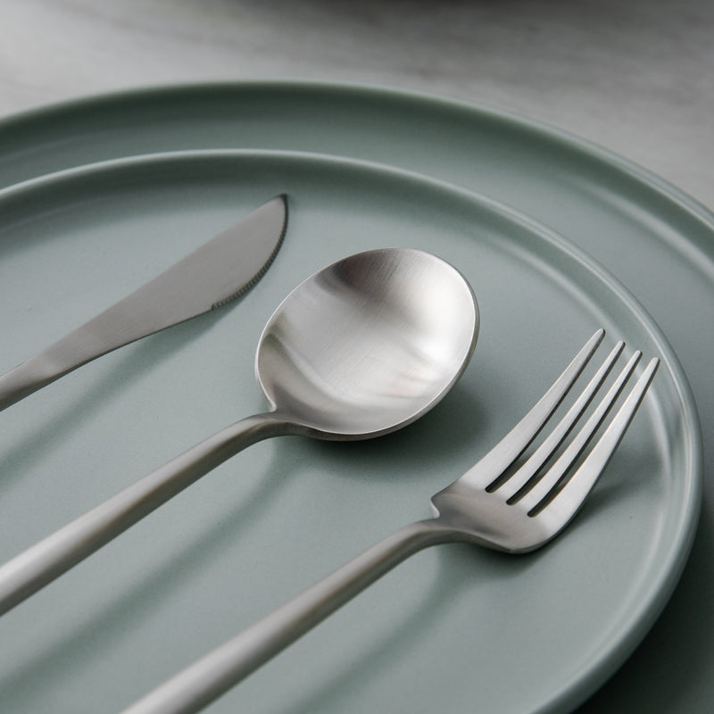 Sleek Minimalist Cutlery Set - LuxeTable
