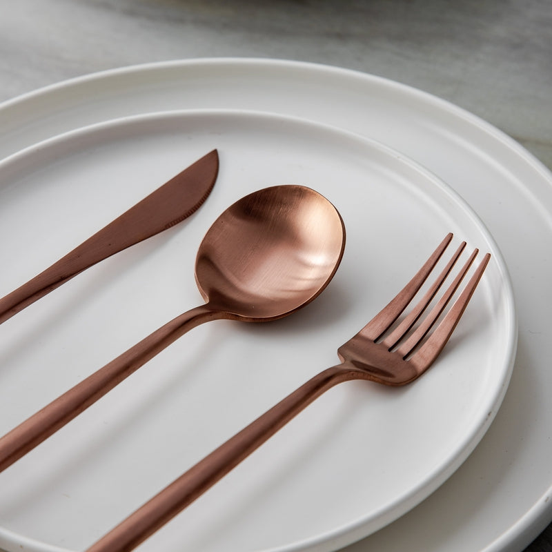 Sleek Minimalist Cutlery Set - LuxeTable