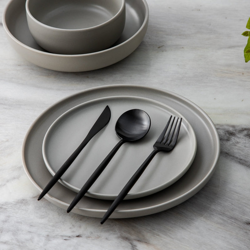 Sleek Minimalist Cutlery Set - LuxeTable
