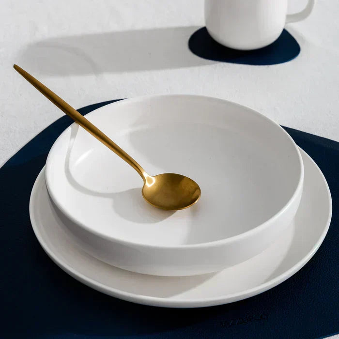 Sleek Minimalist Cutlery Set - LuxeTable