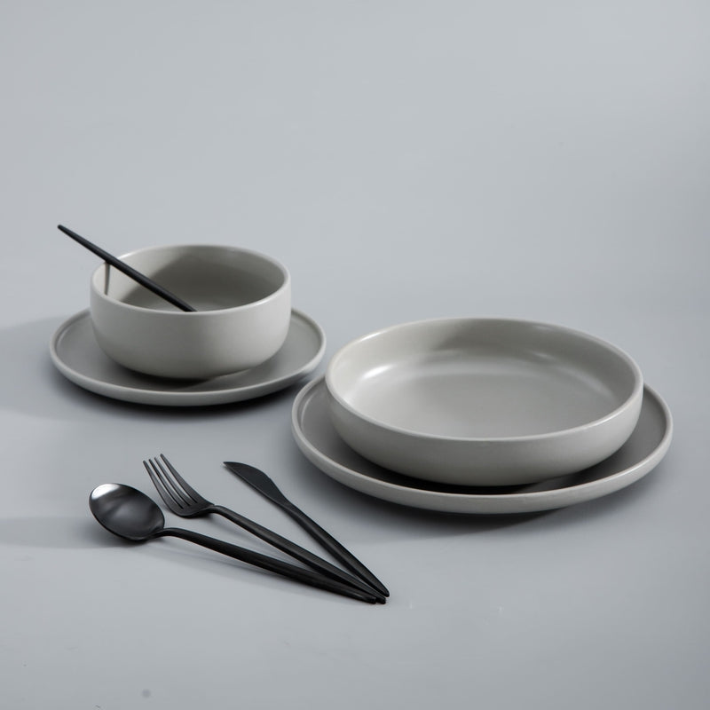 Sleek Minimalist Cutlery Set - LuxeTable