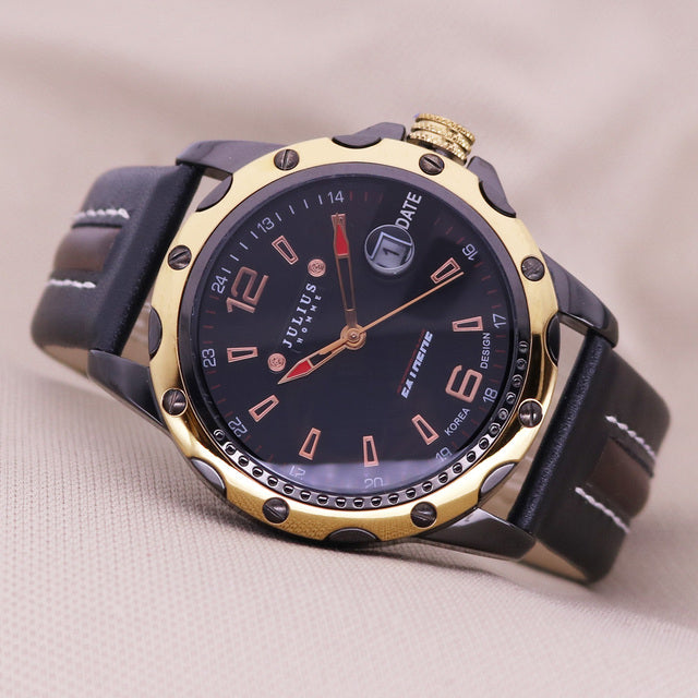 Elegant Men's Wrist Watch - LuxeTime Collection