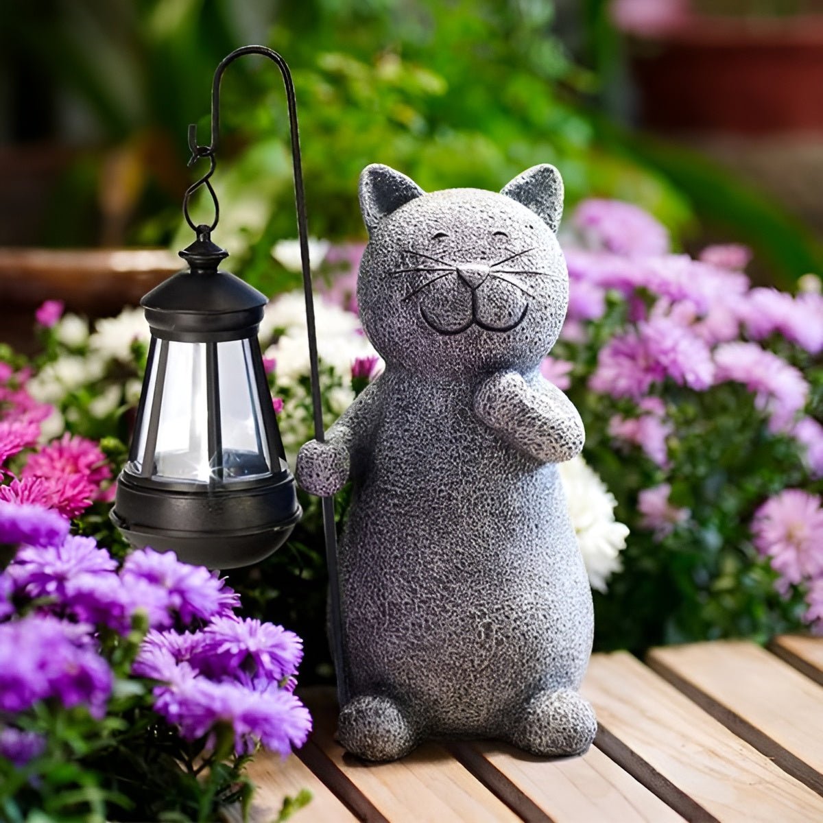 Solar Cat Statue - Lumina Garden Decor with Soft Glow