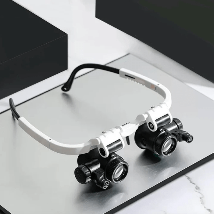 Magnifying Glasses with LED Light - LuminaVision