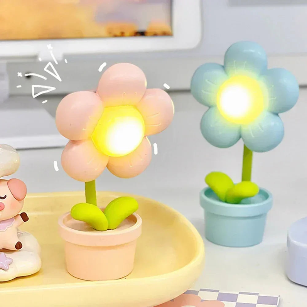 BlossomGlow Small Flower Table Lamp - LumaNest