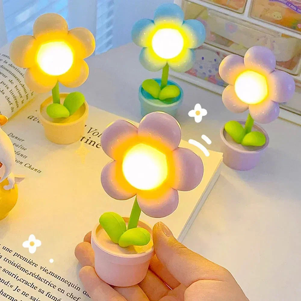 BlossomGlow Small Flower Table Lamp - LumaNest