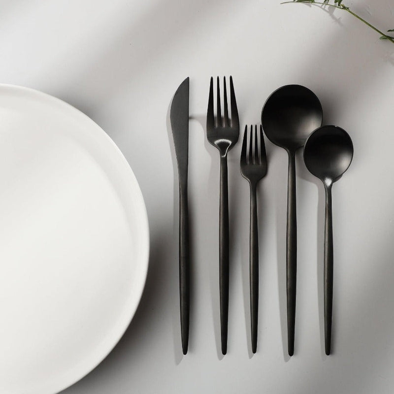 Sleek Minimalist Cutlery Set - LuxeTable