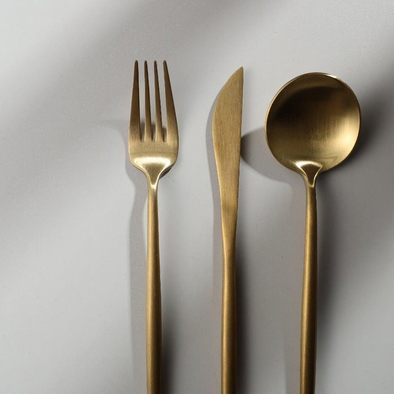 Sleek Minimalist Cutlery Set - LuxeTable