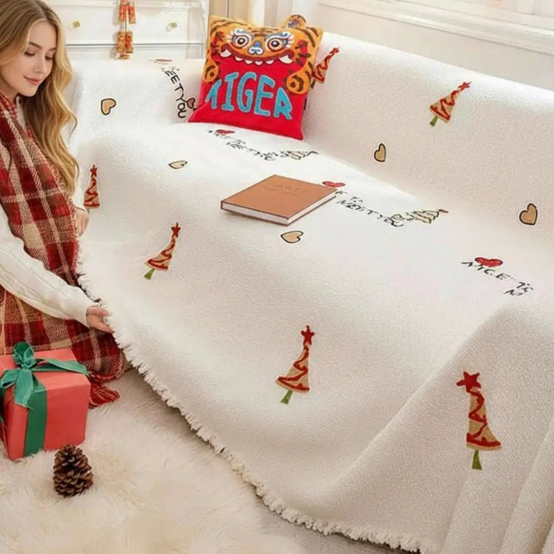 Cozy Plush Sofa Blanket - SnuggleNest Christmas Tree Design