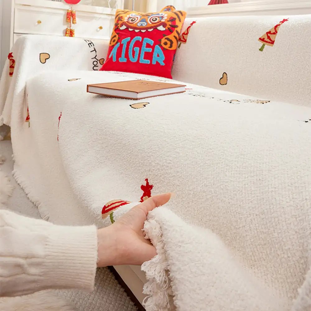 Cozy Plush Sofa Blanket - SnuggleNest Christmas Tree Design