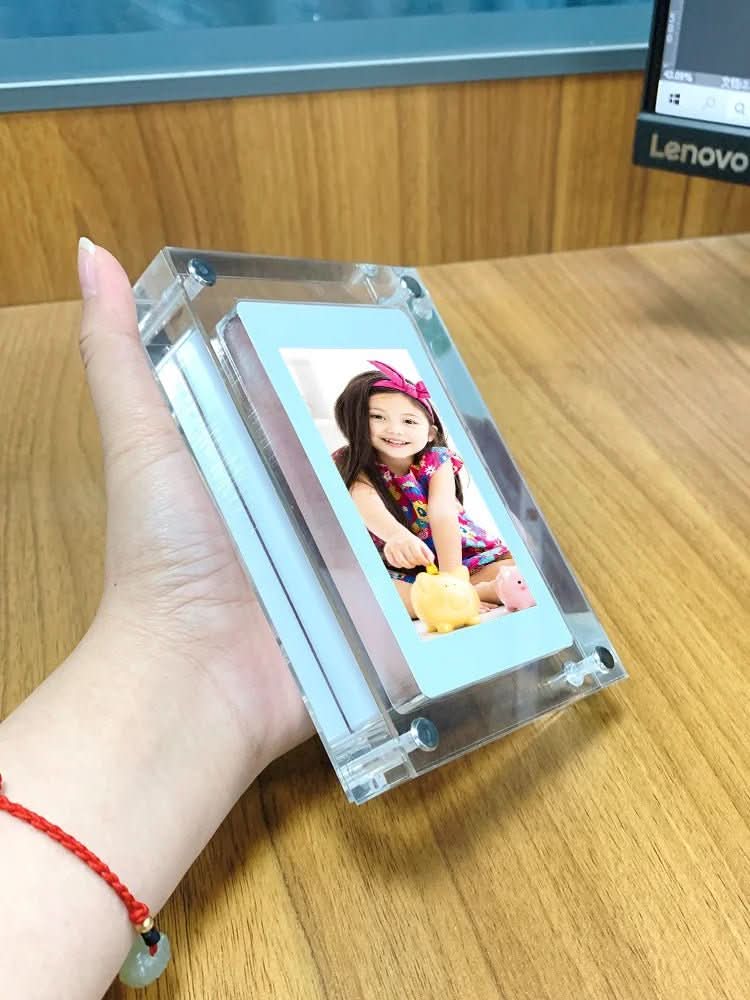 Digital Photo Frame 7 Inch - LuminaView IPS Display