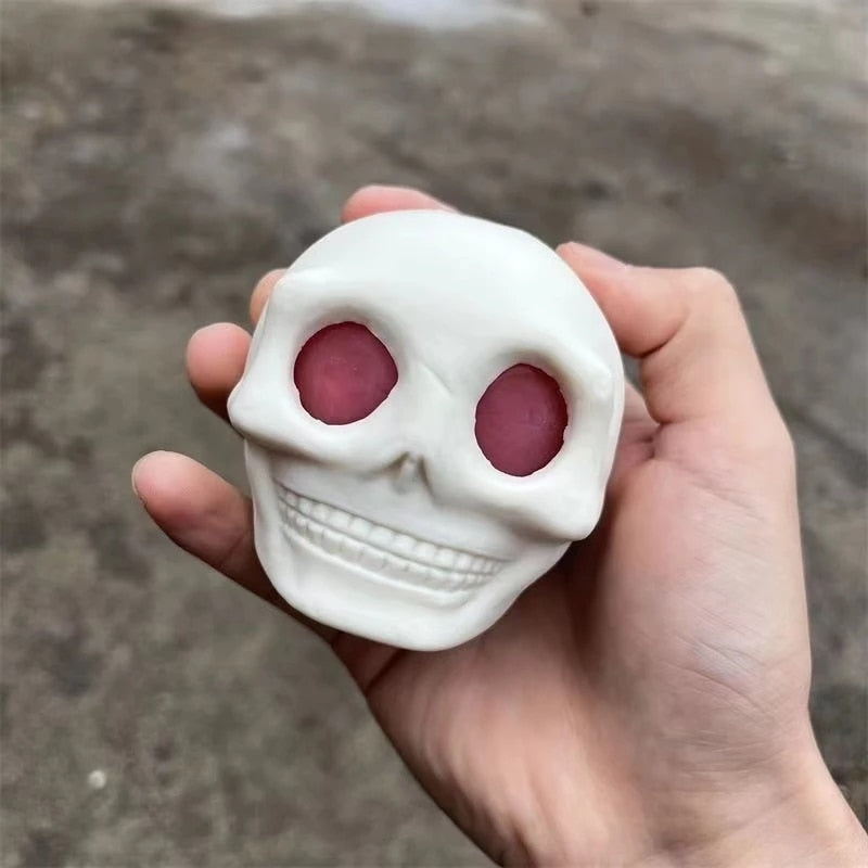 Gothic Pinch Skull Ring - Dark Elegance Jewelry