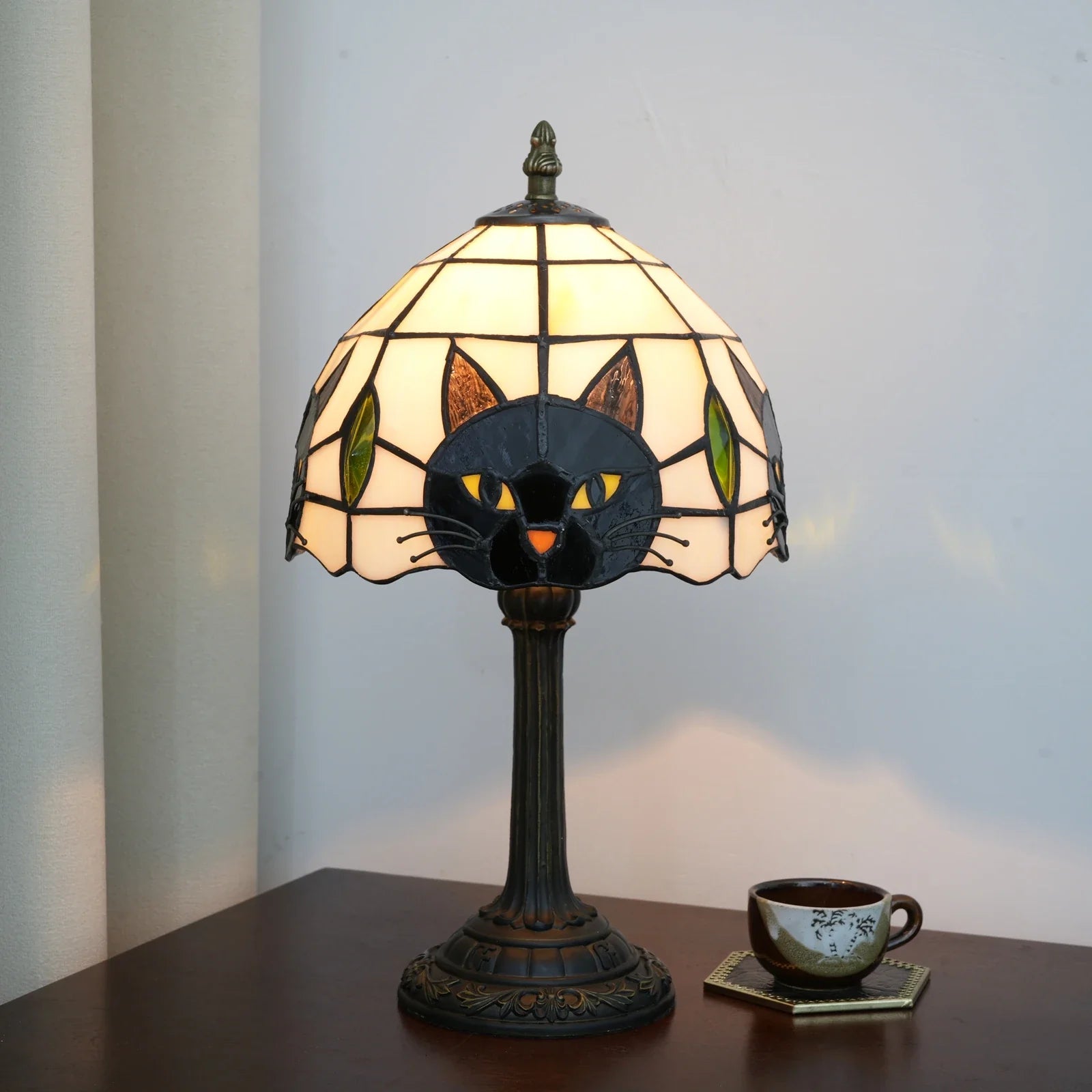 Tiffany Style Cat Lamp - LuminaCraft