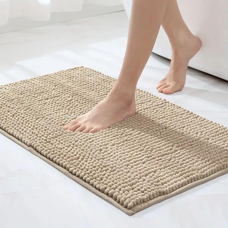 SoftCloud Chenille Bath Mat - LuxeComfort