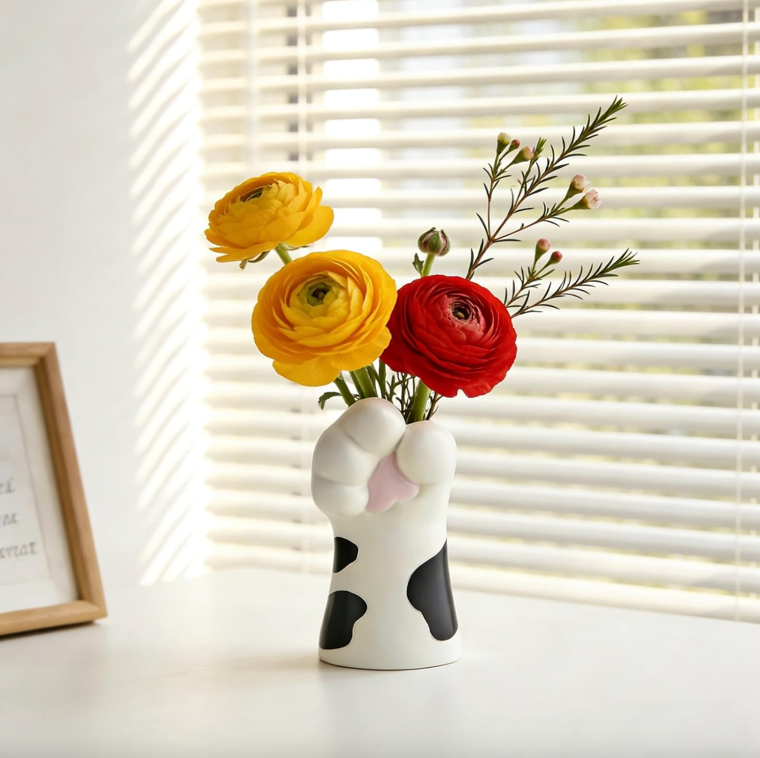 Elegant Floral Display Vase - BloomCraft