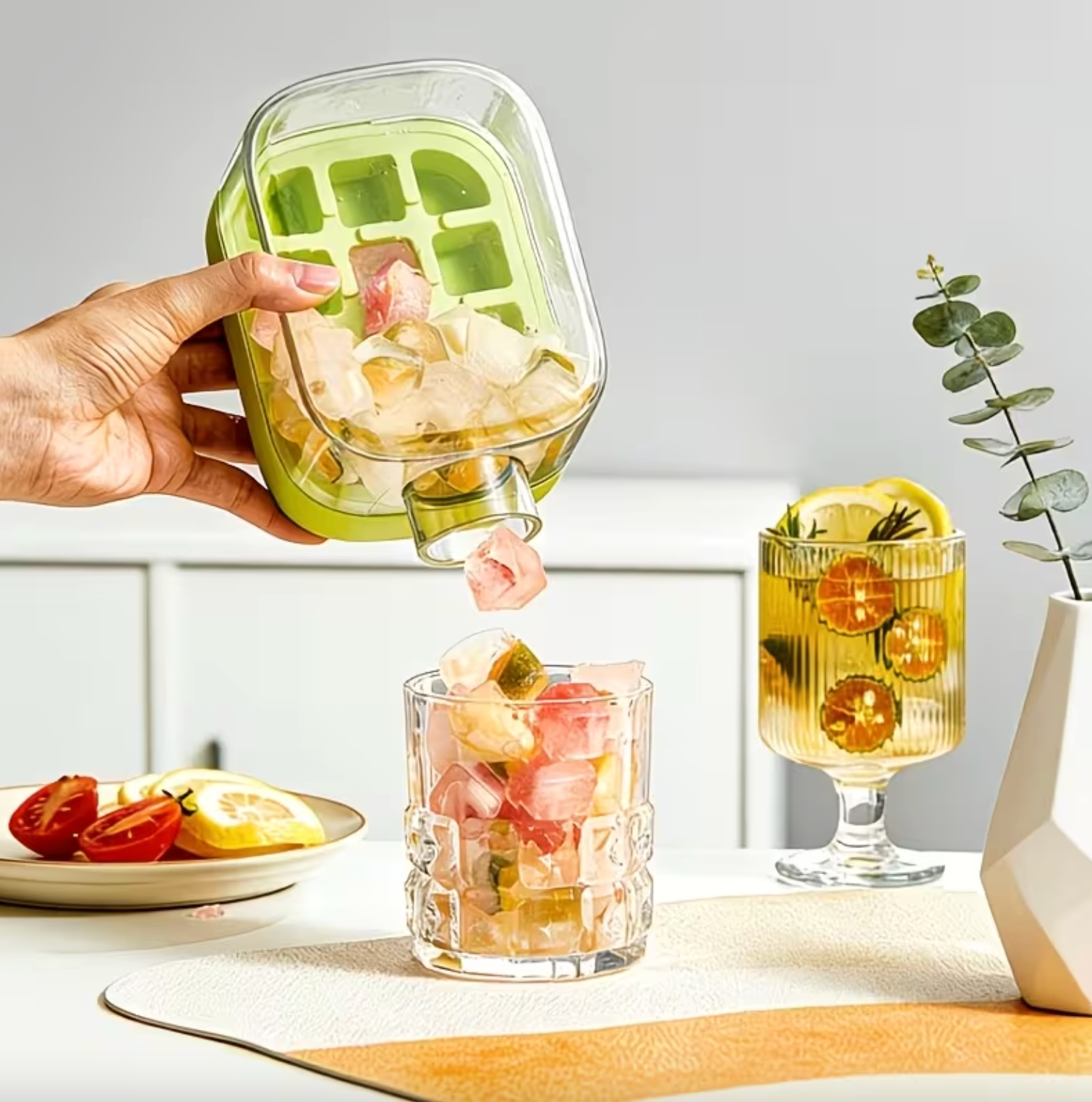Ice Bottle - FrostFlow™ 2-in-1 Hydration Solution