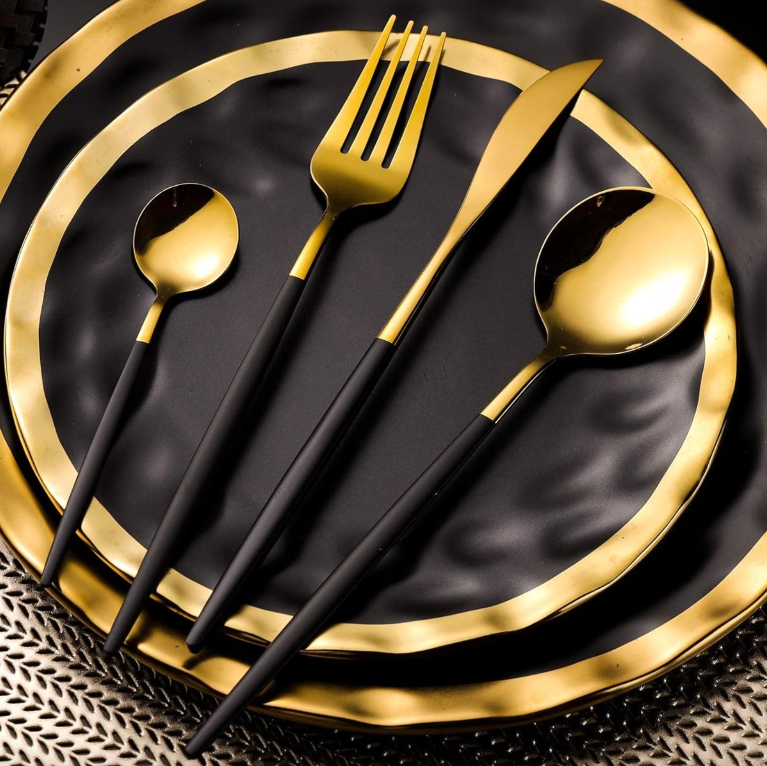 Elegant Cutlery Set - LuxeDining™