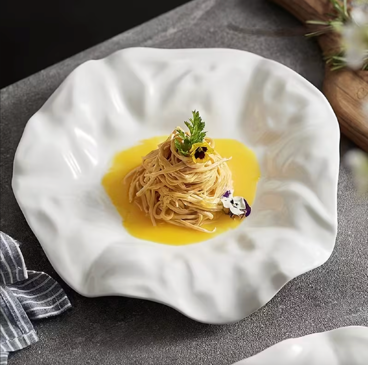 Artisan Ceramic Plate - LuxeCraft