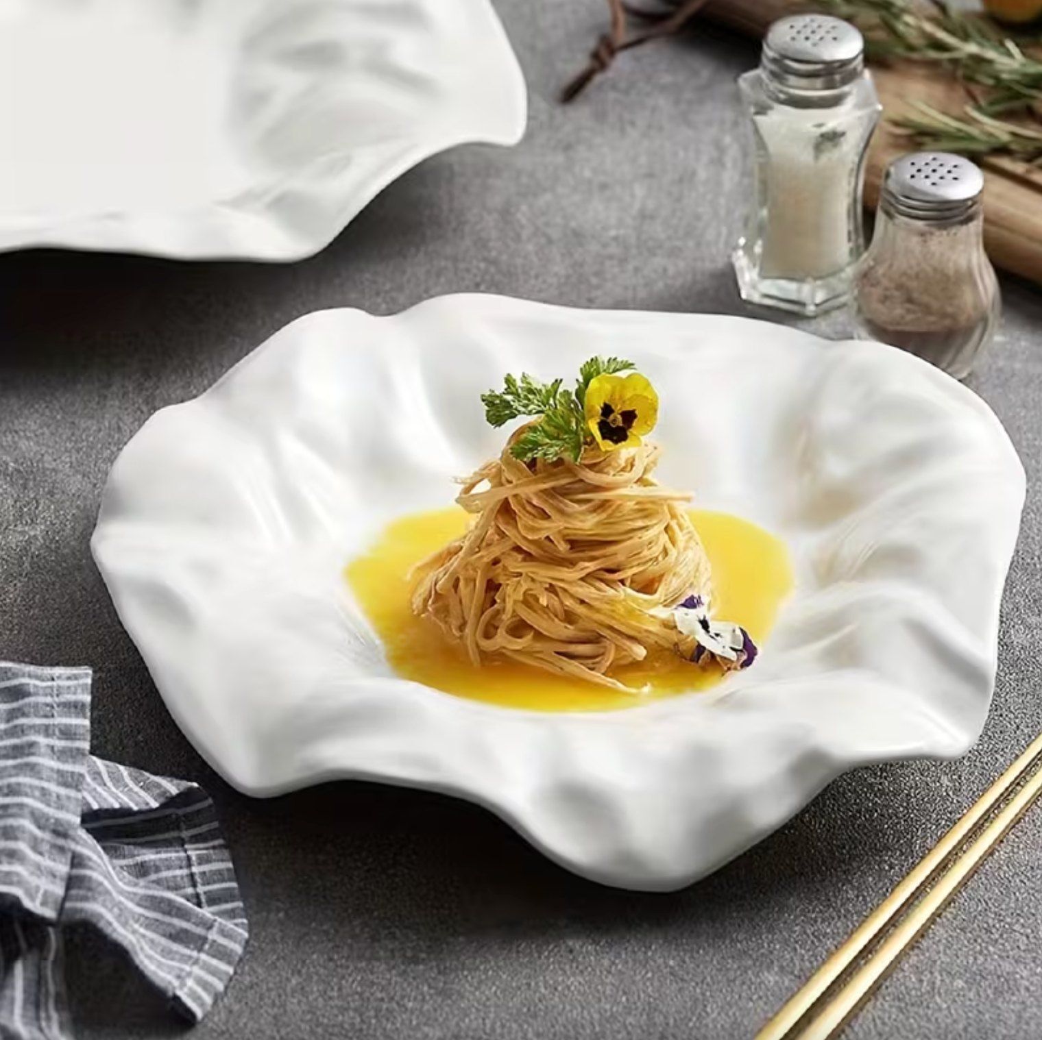 Artisan Ceramic Plate - LuxeCraft