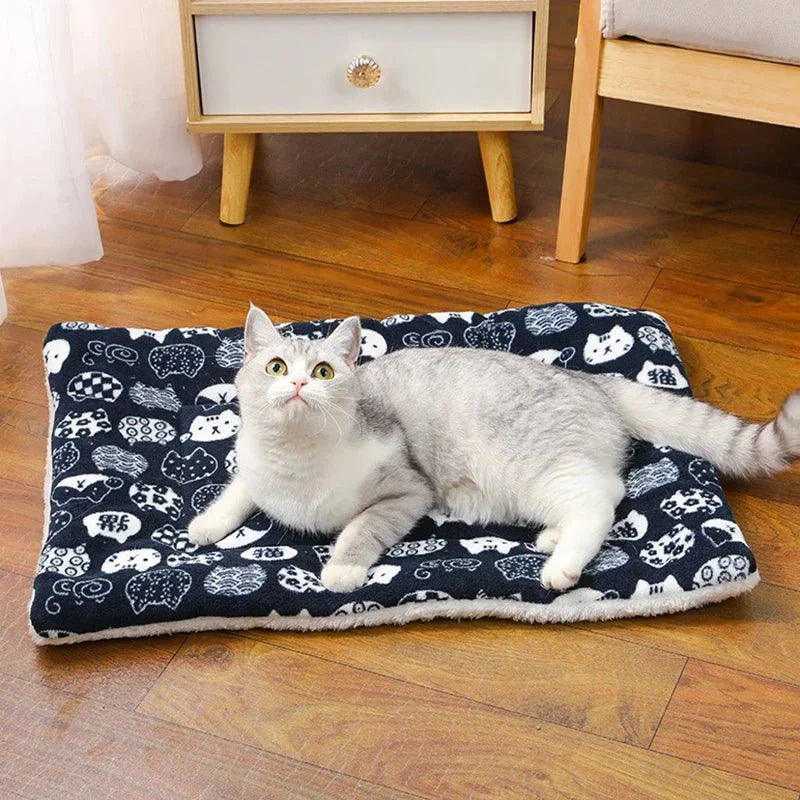 Cozy Flannel Sleeping Mat for Dogs & Cats - PetNest