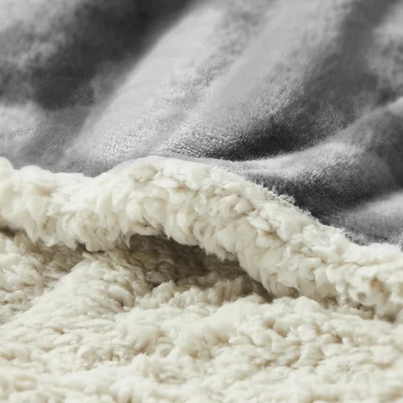 Cozy Pet Blanket - LuxePaws