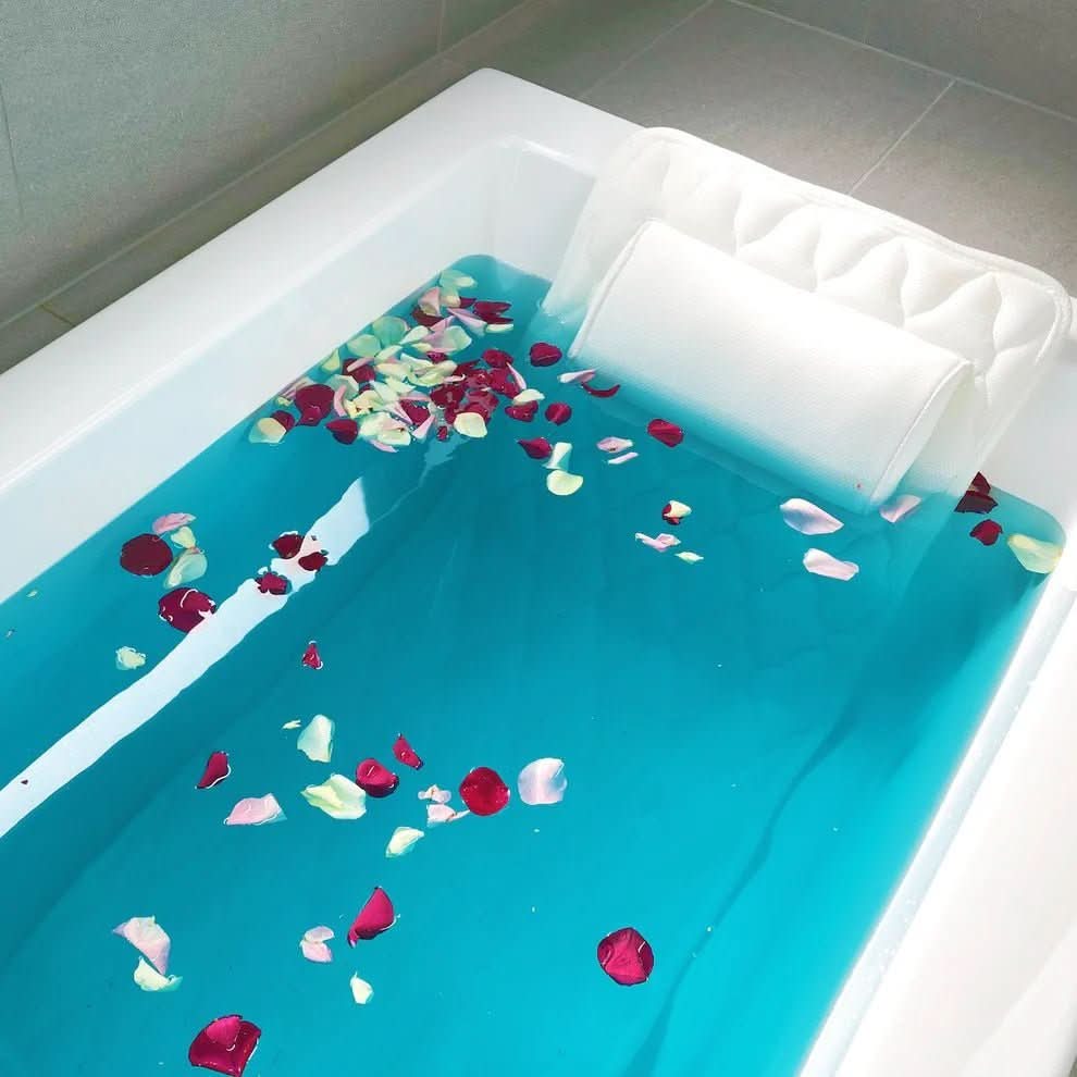 Ergonomic Full-Body Bathtub Pillow - AquaNest Comfort